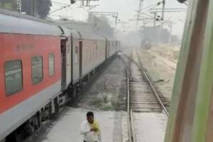 Uttar Pradesh: Accident averted as two trains came on same track in Varanasi