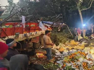 Karnataka: 11 dead as vegetable truck collides with tripper in Uttar Kannada district